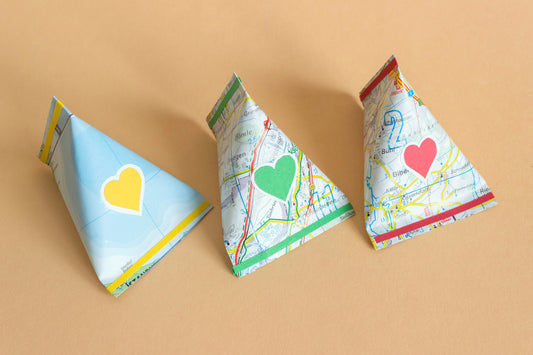 How to make Mini Triangle Bags from Maps