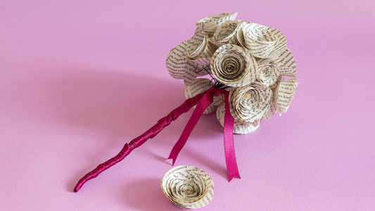 How to make a simple Paper Rose Bouquet