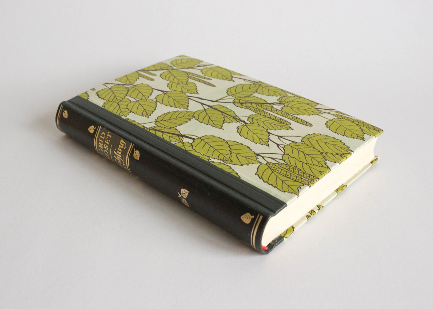 Vintage Hollow Book Safe "Frühling" (Spring) by Sigrid Undset